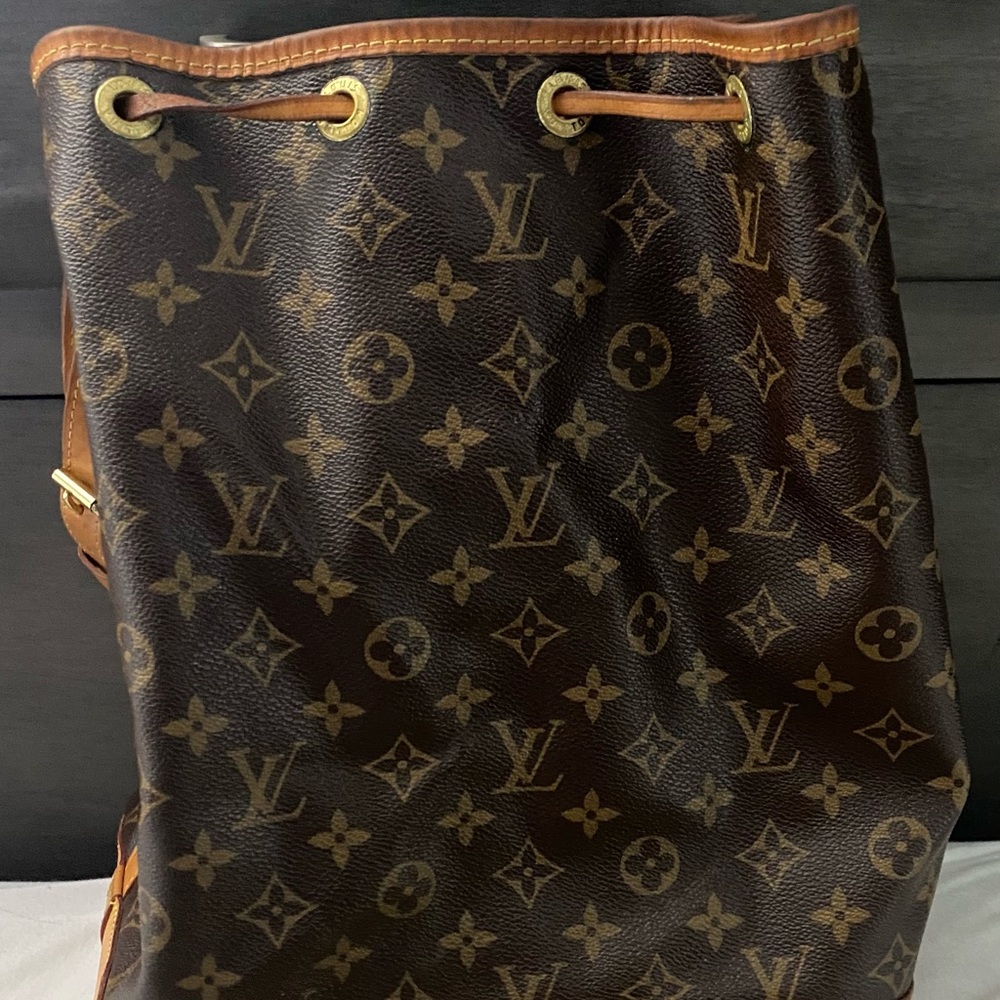 Authentic Louis Vutton Noe Bag!